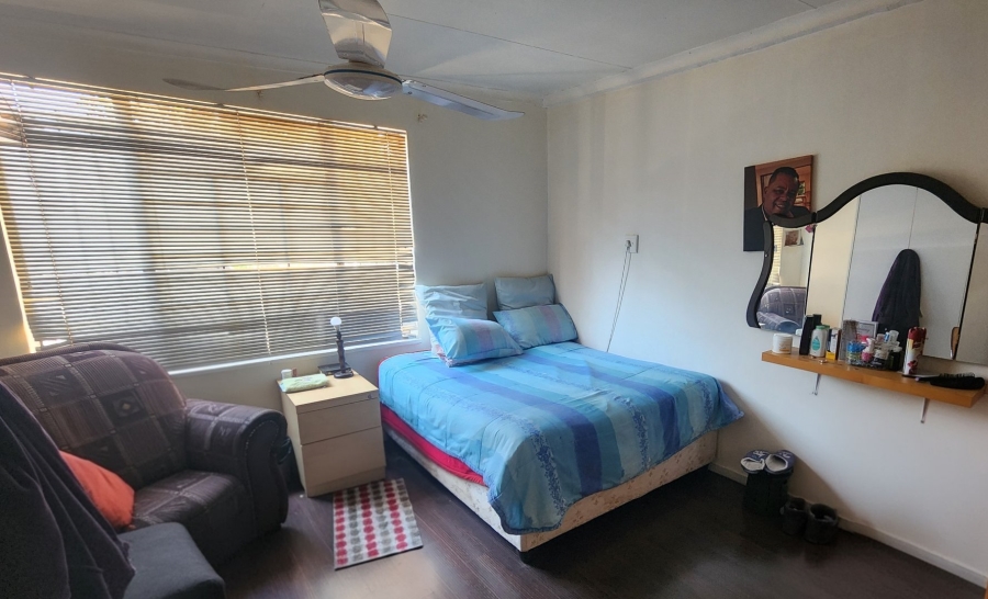 7 Bedroom Property for Sale in Maraisburg Gauteng