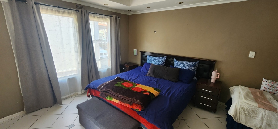 7 Bedroom Property for Sale in Maraisburg Gauteng