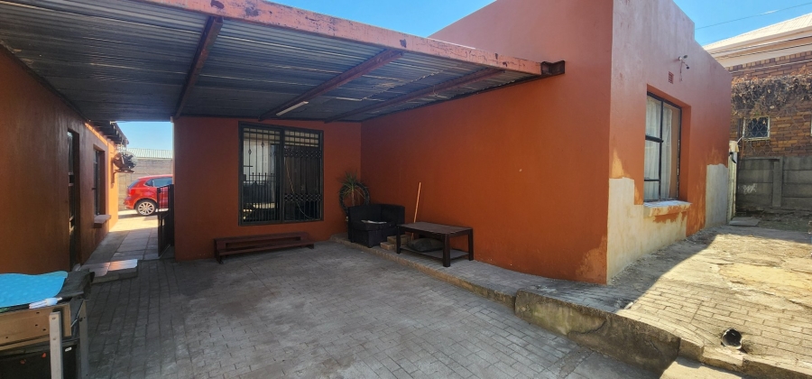 7 Bedroom Property for Sale in Maraisburg Gauteng