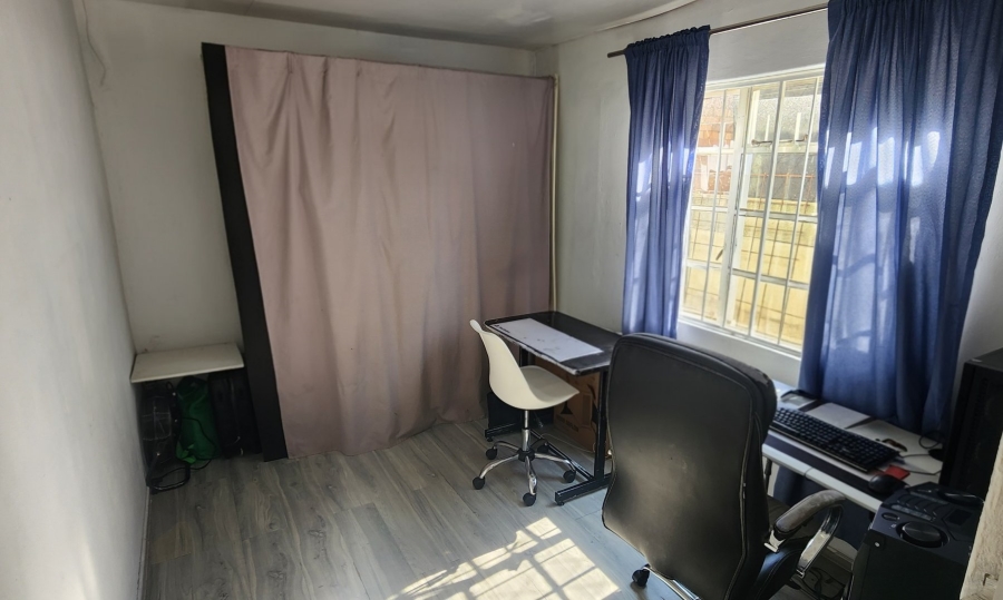 7 Bedroom Property for Sale in Maraisburg Gauteng