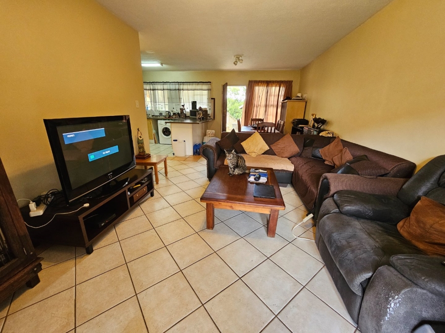 2 Bedroom Property for Sale in Die Hoewes Gauteng