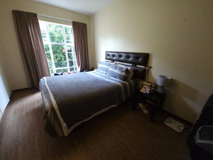 2 Bedroom Property for Sale in Die Hoewes Gauteng