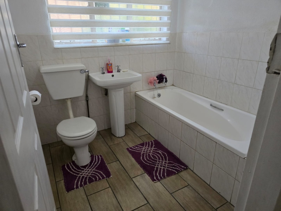 To Let 2 Bedroom Property for Rent in Witfield Gauteng