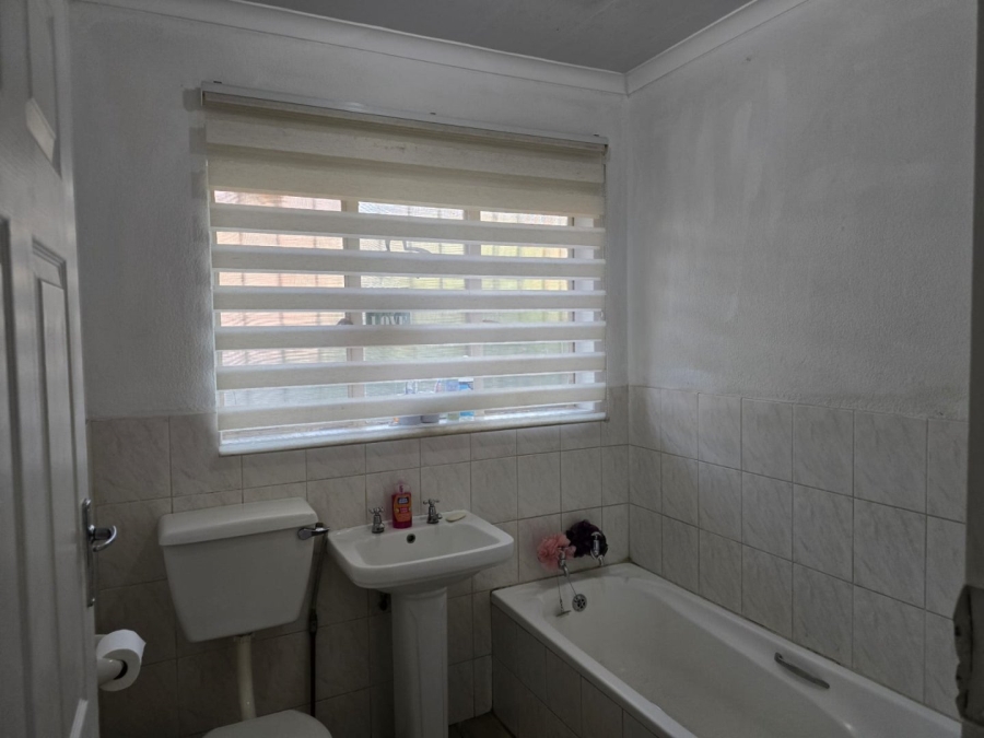 To Let 2 Bedroom Property for Rent in Witfield Gauteng