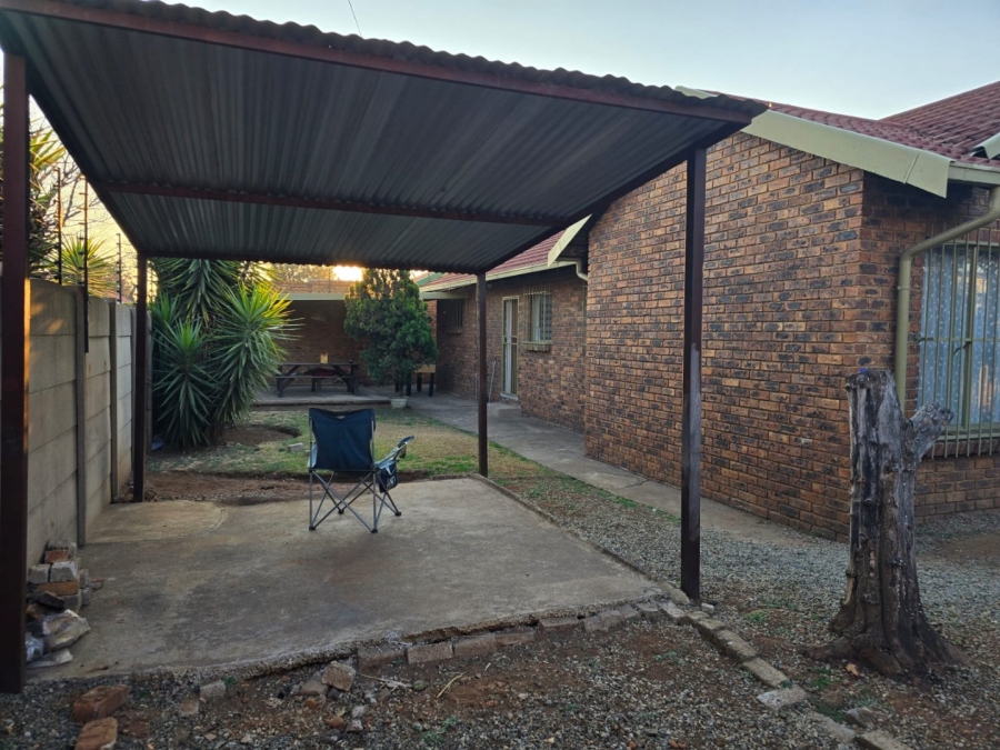 To Let 2 Bedroom Property for Rent in Witfield Gauteng