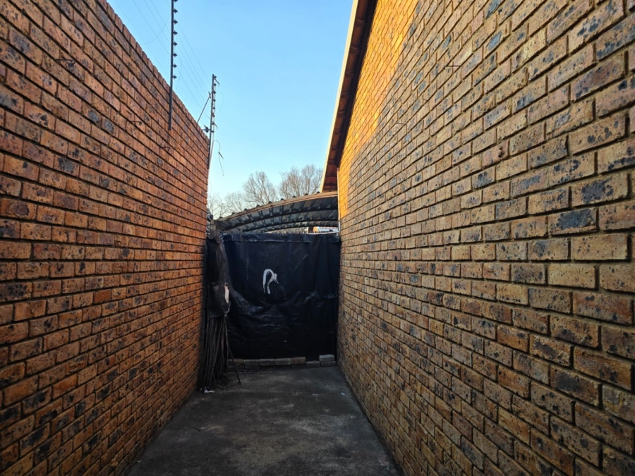 To Let 2 Bedroom Property for Rent in Witfield Gauteng