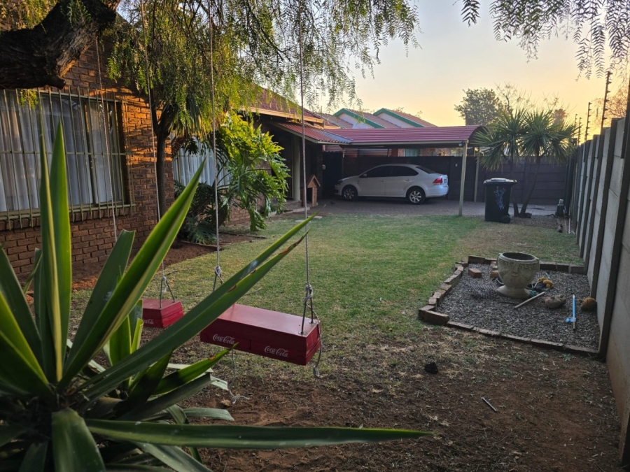 To Let 2 Bedroom Property for Rent in Witfield Gauteng