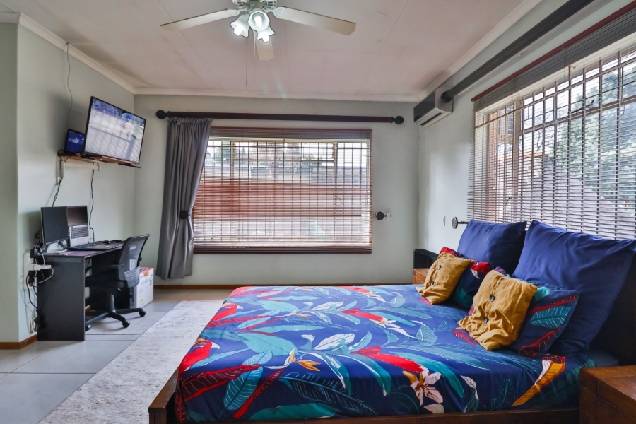 4 Bedroom Property for Sale in Zwartkop Gauteng