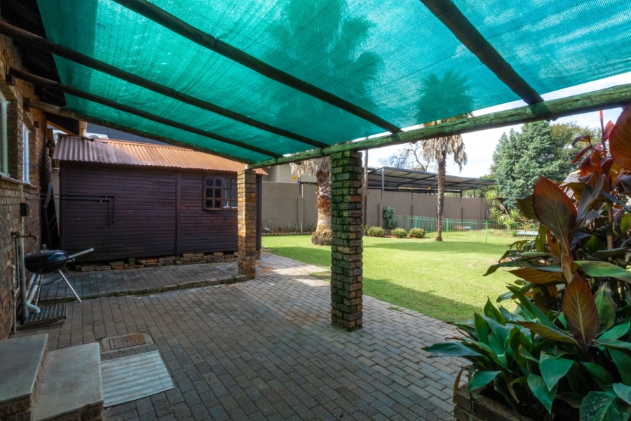4 Bedroom Property for Sale in Zwartkop Gauteng
