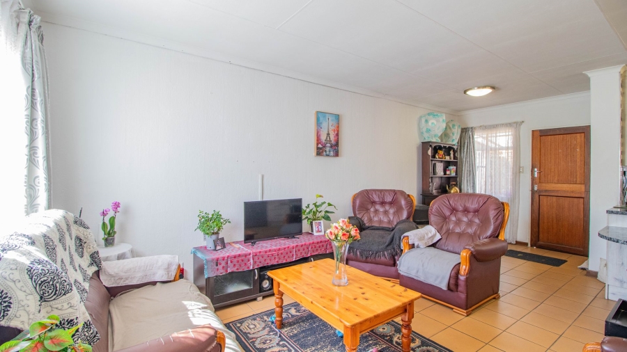 3 Bedroom Property for Sale in Bonaero Park Gauteng