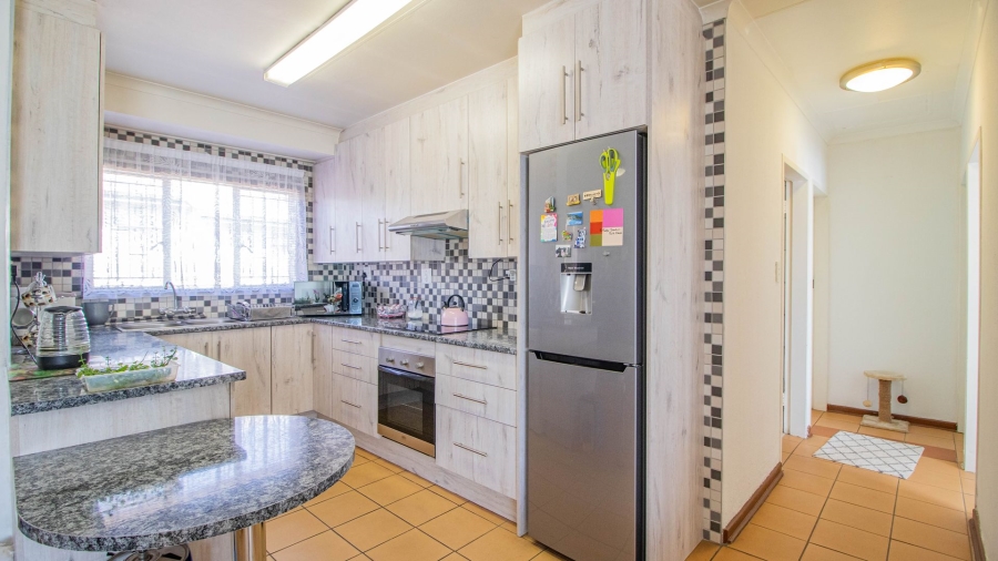 3 Bedroom Property for Sale in Bonaero Park Gauteng