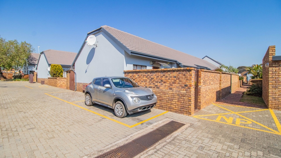 3 Bedroom Property for Sale in Bonaero Park Gauteng