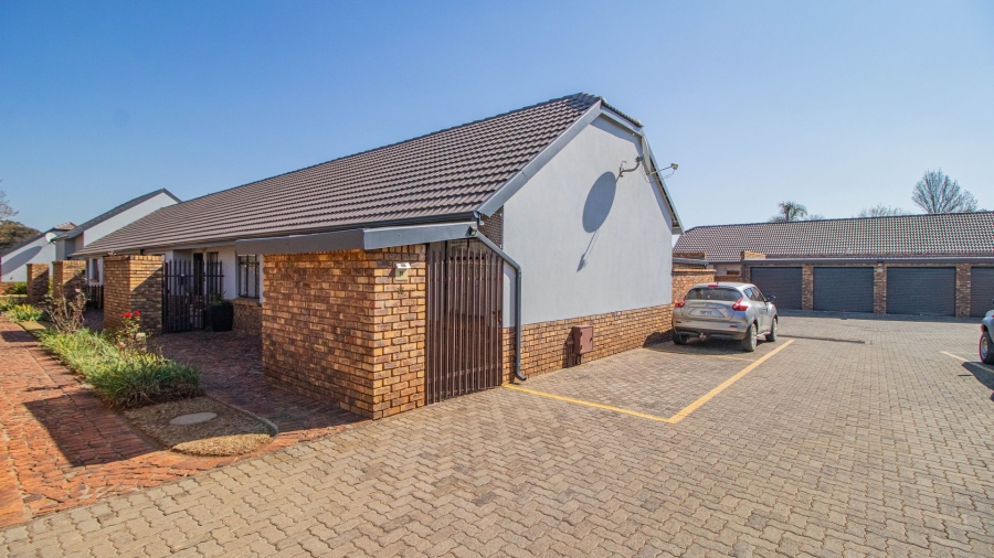 3 Bedroom Property for Sale in Bonaero Park Gauteng