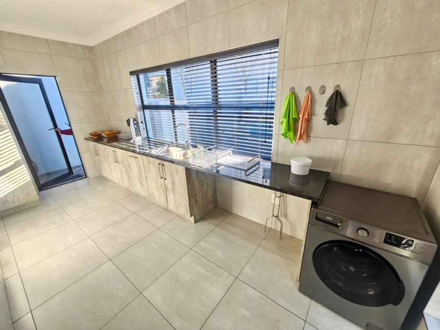 To Let 3 Bedroom Property for Rent in Monavoni Gauteng