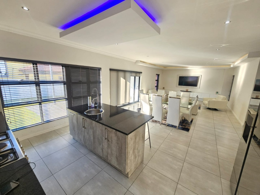 To Let 3 Bedroom Property for Rent in Monavoni Gauteng