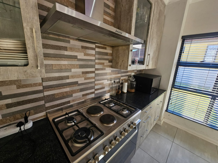 To Let 3 Bedroom Property for Rent in Monavoni Gauteng