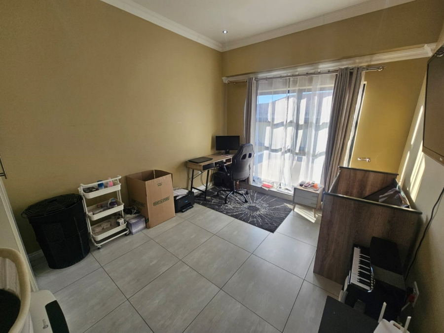 To Let 3 Bedroom Property for Rent in Monavoni Gauteng