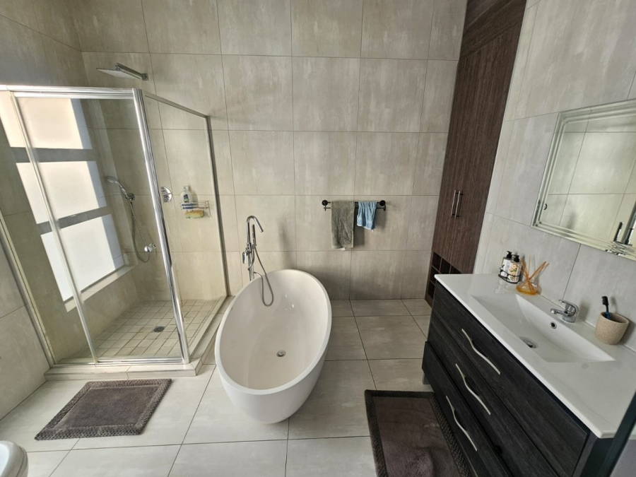 To Let 3 Bedroom Property for Rent in Monavoni Gauteng