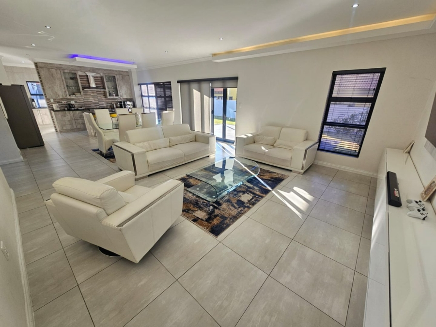 To Let 3 Bedroom Property for Rent in Monavoni Gauteng