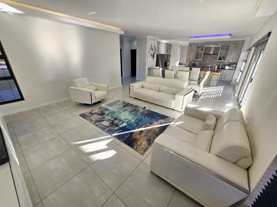 To Let 3 Bedroom Property for Rent in Monavoni Gauteng