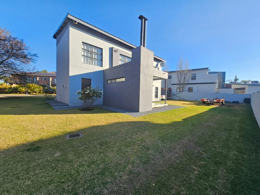 To Let 3 Bedroom Property for Rent in Monavoni Gauteng