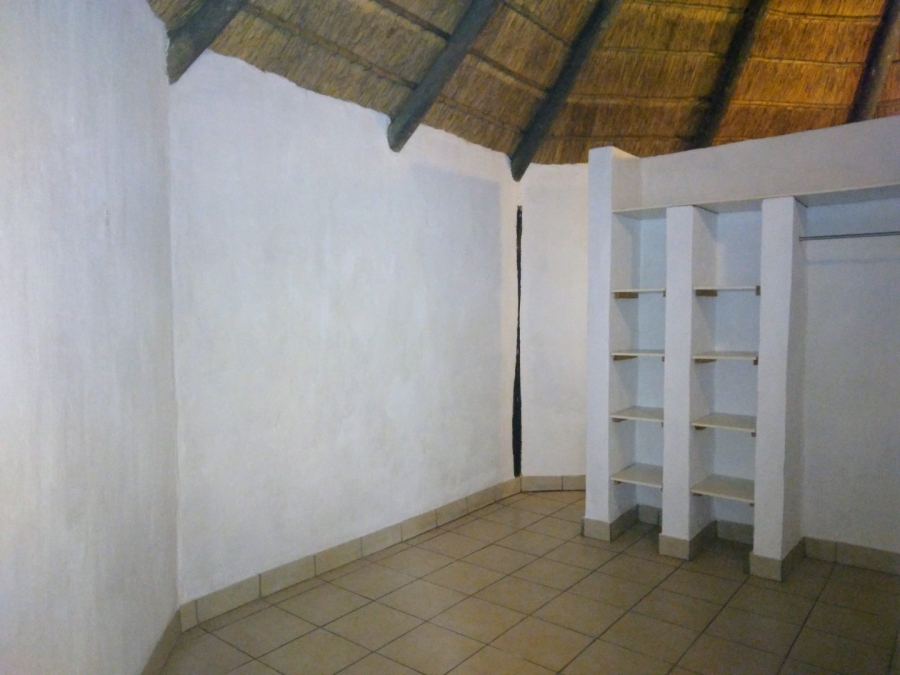 To Let 1 Bedroom Property for Rent in Crowthorne AH Gauteng