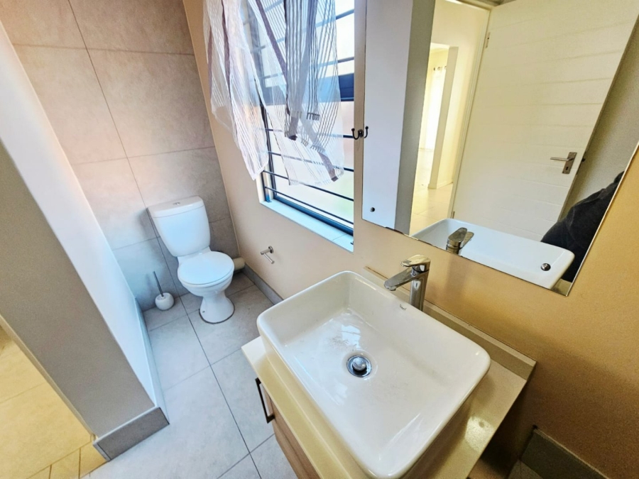 2 Bedroom Property for Sale in Louwlardia Gauteng