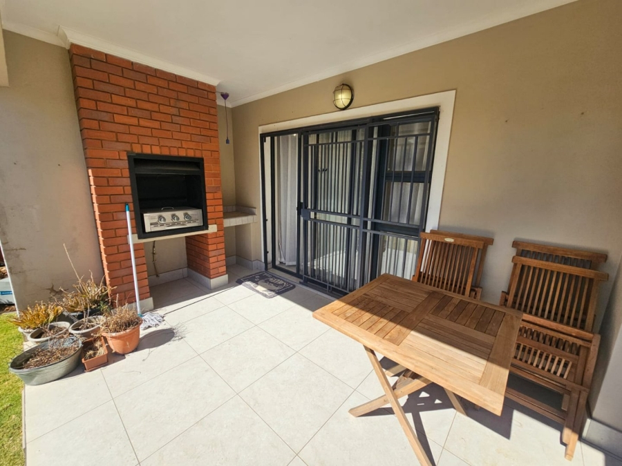 2 Bedroom Property for Sale in Louwlardia Gauteng