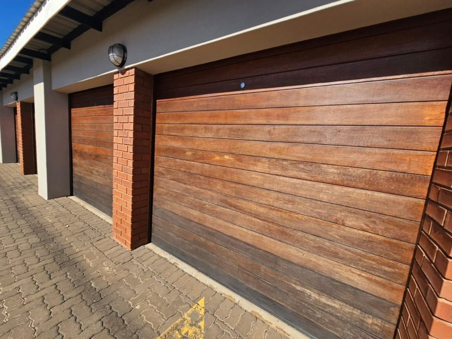 2 Bedroom Property for Sale in Louwlardia Gauteng