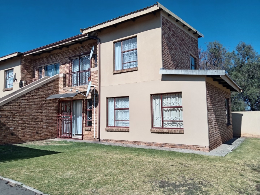 3 Bedroom Property for Sale in Bonanne Gauteng
