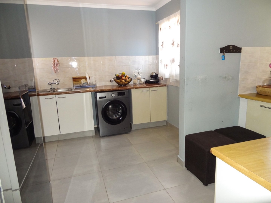 To Let 2 Bedroom Property for Rent in Eldoraigne Gauteng