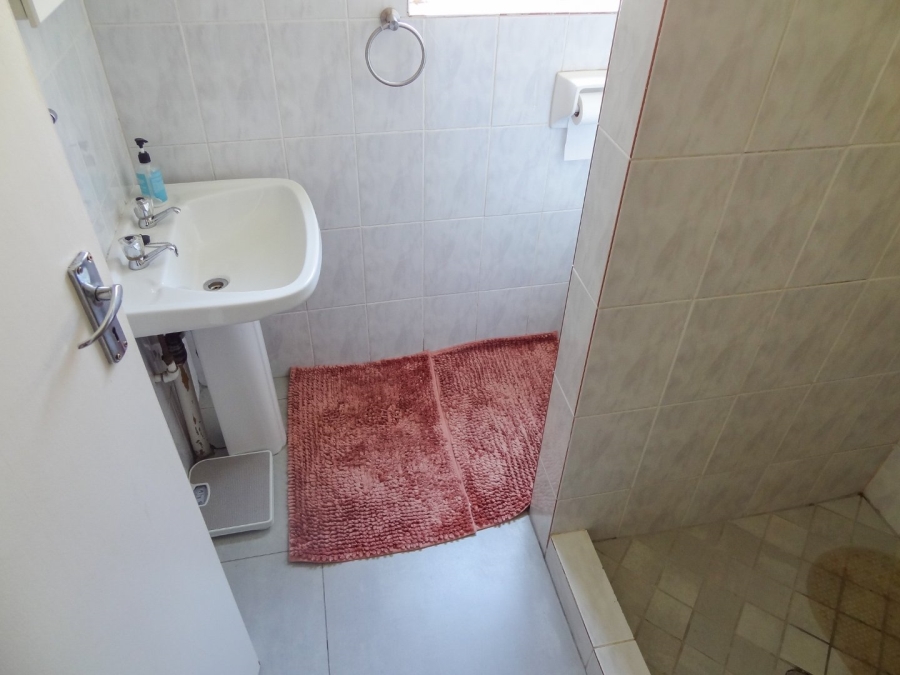 To Let 2 Bedroom Property for Rent in Eldoraigne Gauteng
