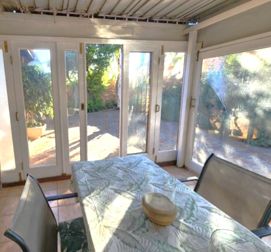 2 Bedroom Property for Sale in Rooihuiskraal North Gauteng