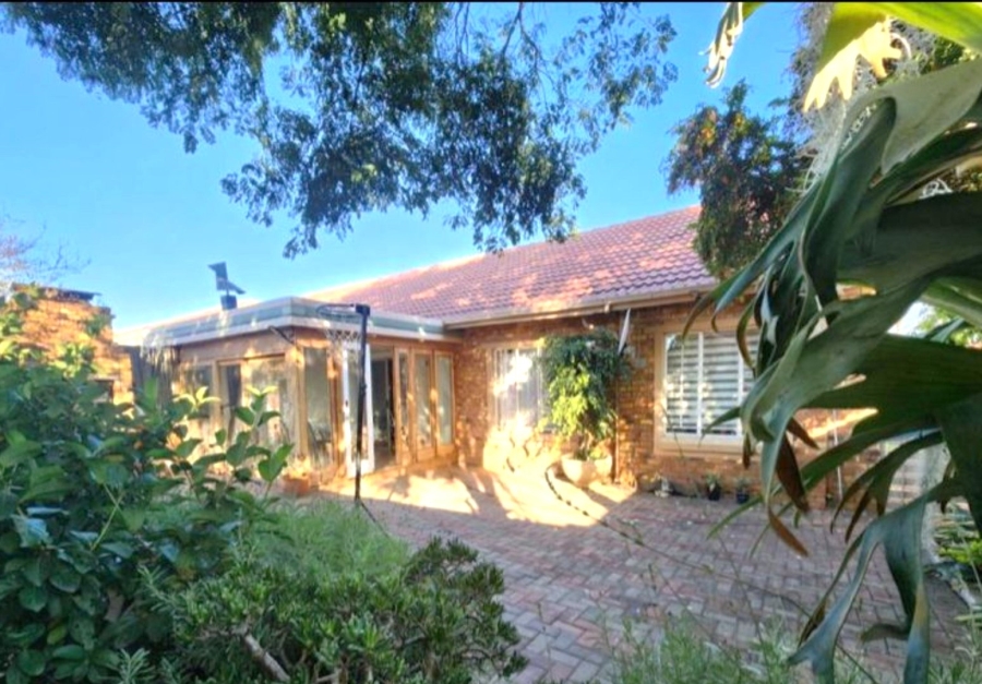 2 Bedroom Property for Sale in Rooihuiskraal North Gauteng