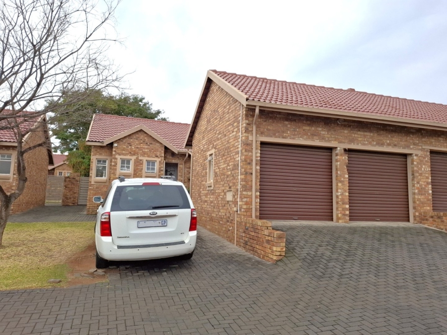 2 Bedroom Property for Sale in Amberfield Gauteng