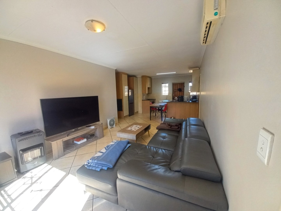 3 Bedroom Property for Sale in Kosmosdal Gauteng