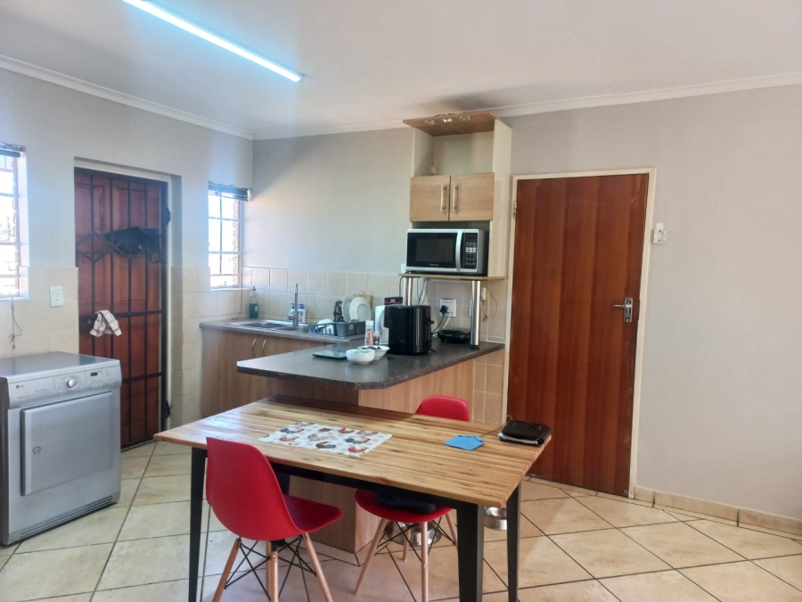 3 Bedroom Property for Sale in Kosmosdal Gauteng