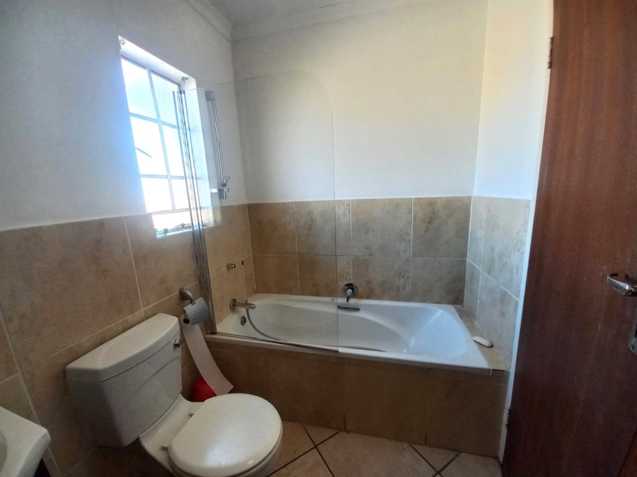 3 Bedroom Property for Sale in Kosmosdal Gauteng