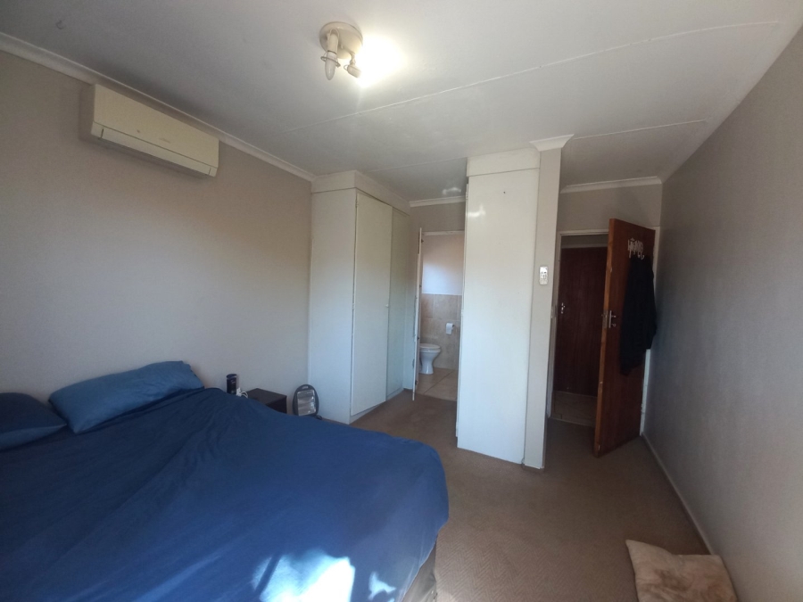 3 Bedroom Property for Sale in Kosmosdal Gauteng