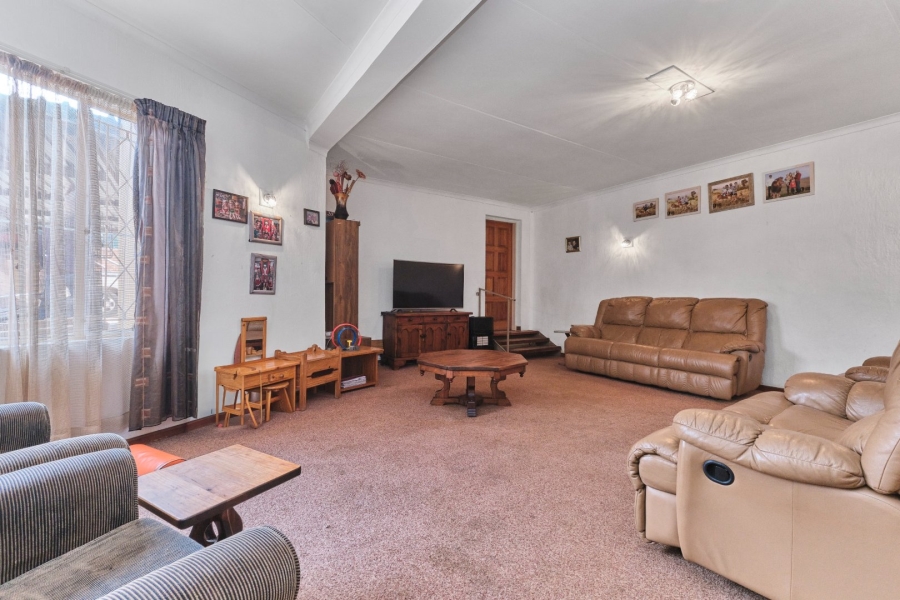 4 Bedroom Property for Sale in Witpoortjie Gauteng