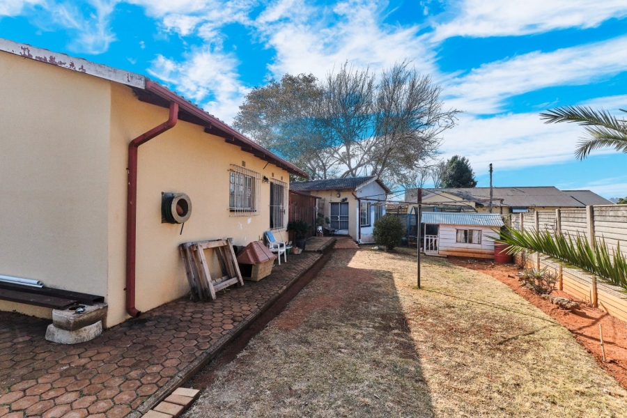 4 Bedroom Property for Sale in Witpoortjie Gauteng