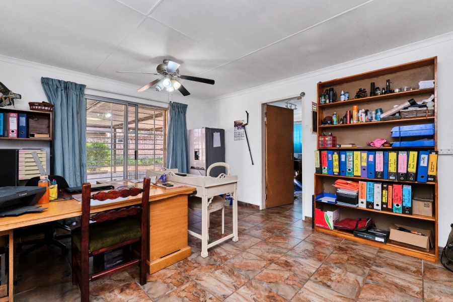 4 Bedroom Property for Sale in Witpoortjie Gauteng