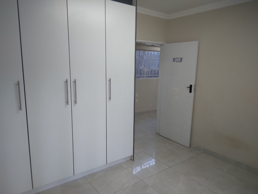 To Let 2 Bedroom Property for Rent in Glen Austin Gauteng