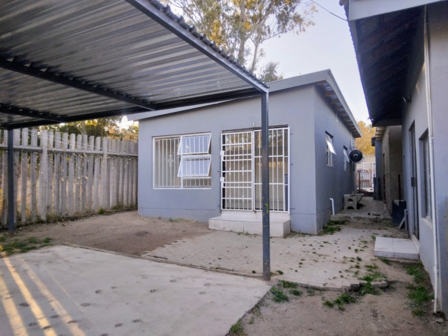 To Let 2 Bedroom Property for Rent in Glen Austin Gauteng