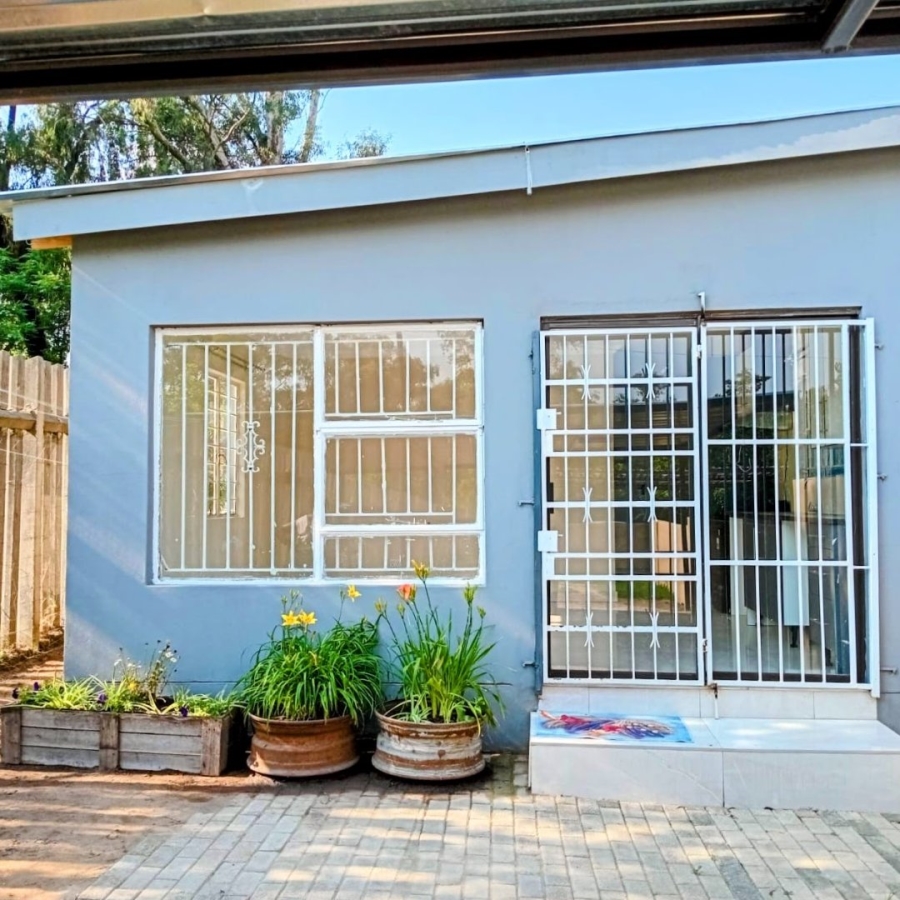 To Let 2 Bedroom Property for Rent in Glen Austin Gauteng