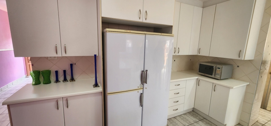 To Let 4 Bedroom Property for Rent in Florida Gauteng