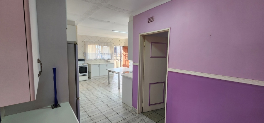 To Let 4 Bedroom Property for Rent in Florida Gauteng