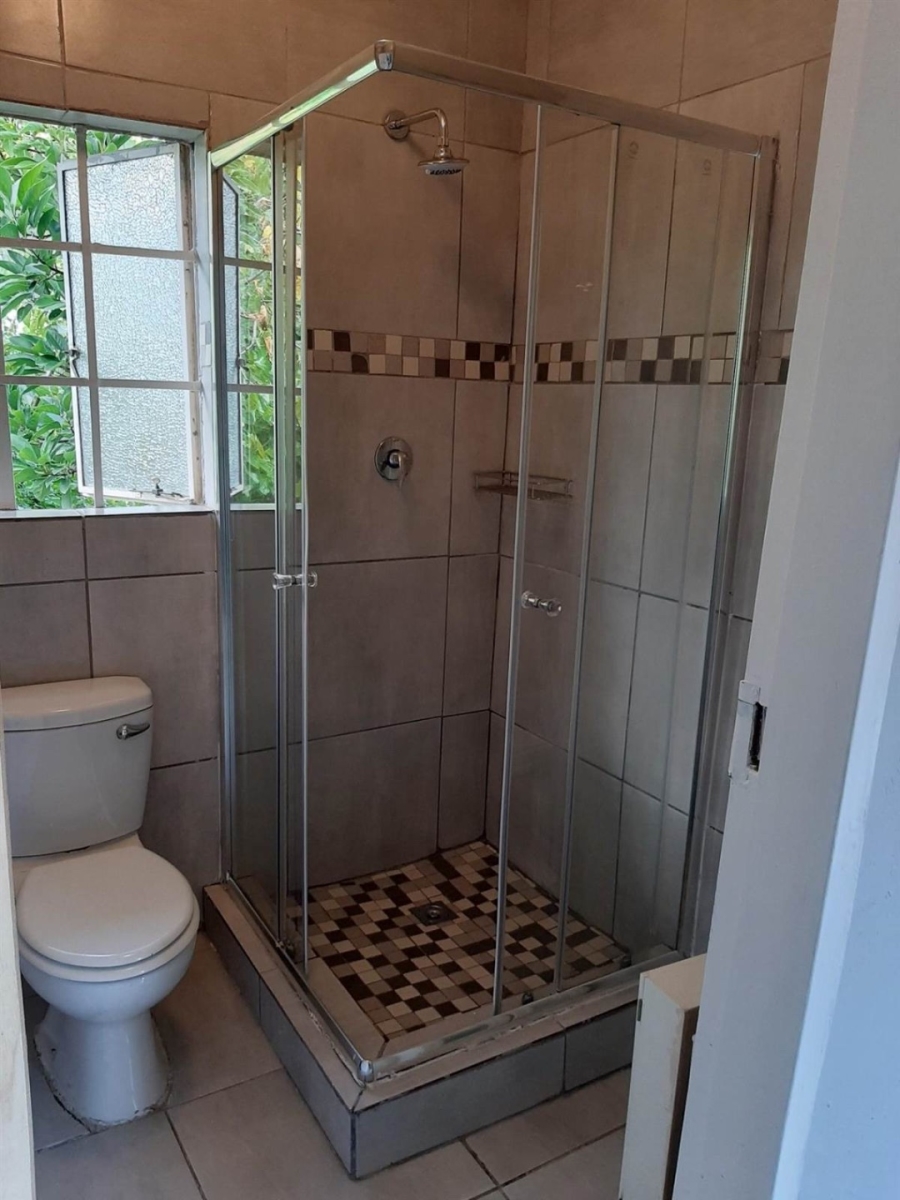 To Let 2 Bedroom Property for Rent in Linden Gauteng