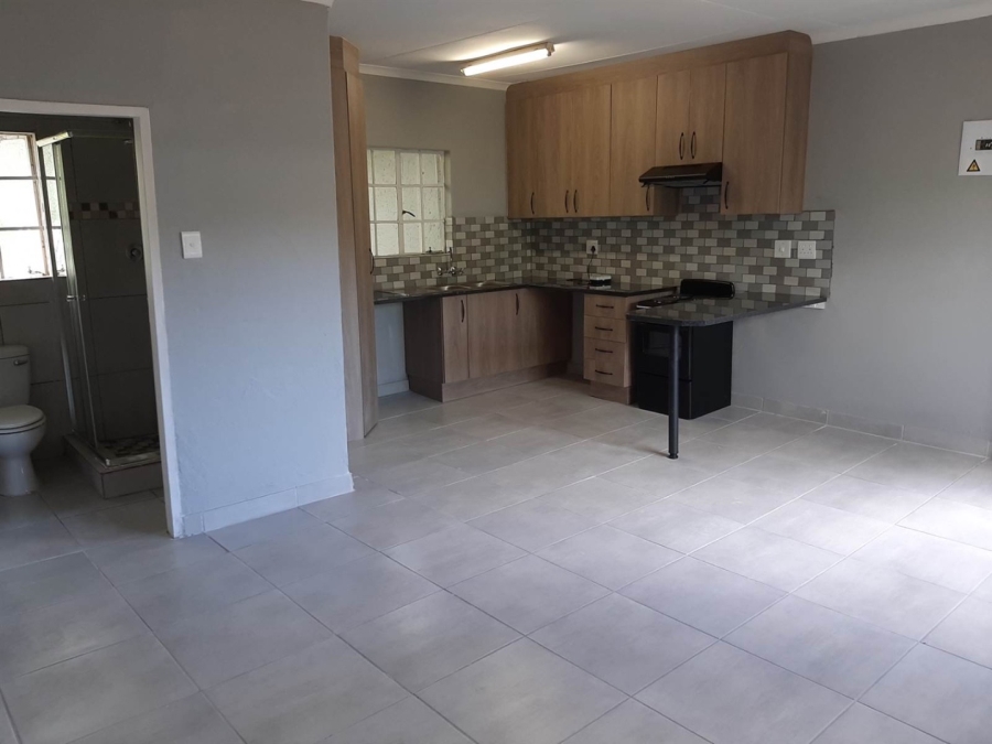 To Let 2 Bedroom Property for Rent in Linden Gauteng
