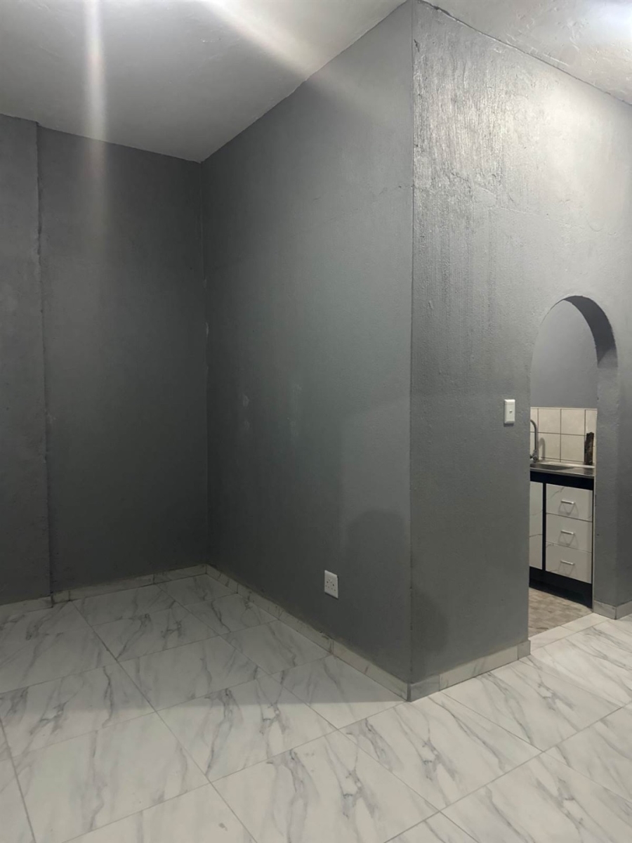 To Let 1 Bedroom Property for Rent in Kensington Gauteng